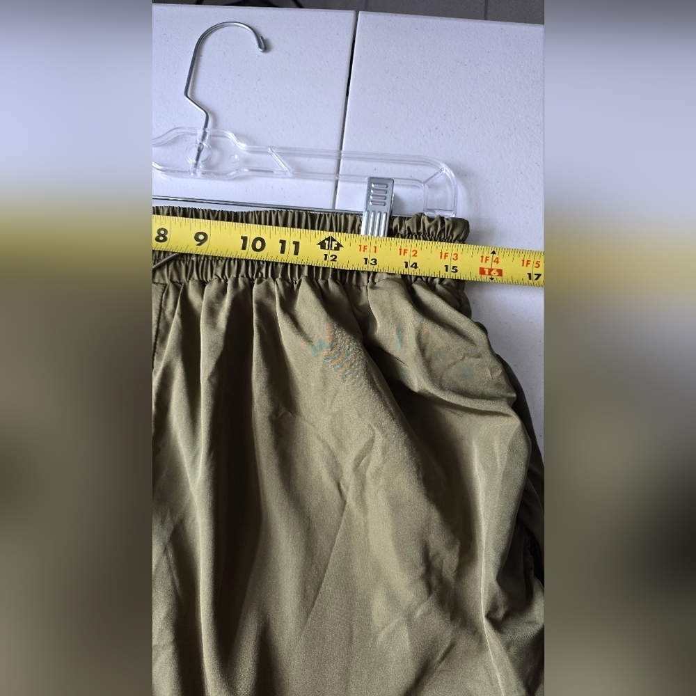 Fashion Nova Olive green short Size XL - Picture 2 of 8
